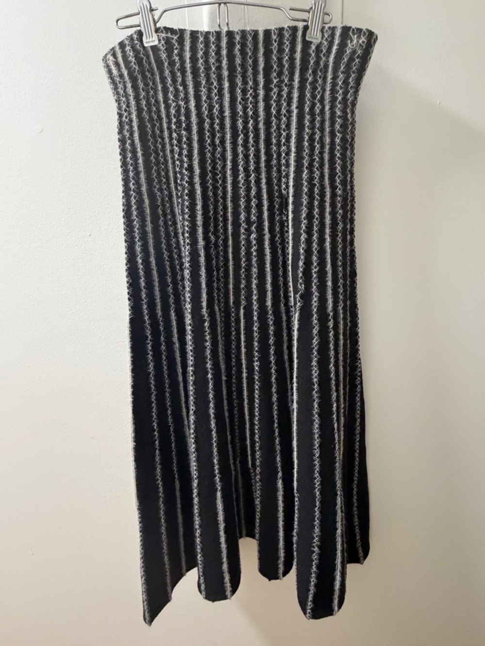Black & White Textured Maxi Skirt | XS | Elegant Vertical Pattern - Picture 3 of 3